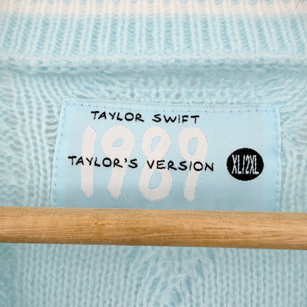 Taylor Swift 1989 Taylors Version Cardigan Blue Seagull Knit XL/2XL - Picture 3 of 5